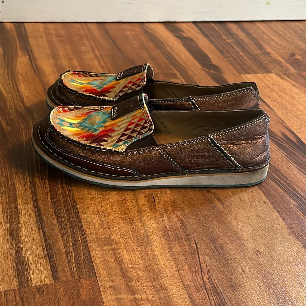 ARIAT CRISER RAINBOW  AZTEC